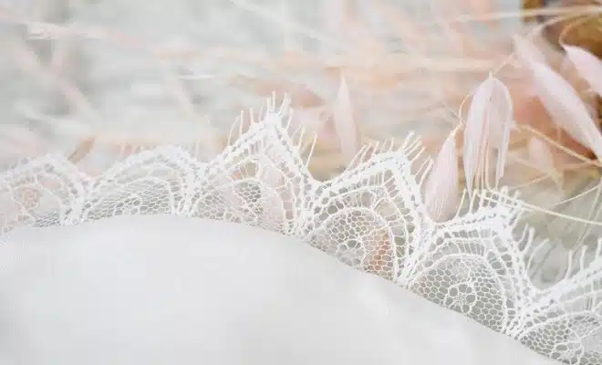 Comment bien choisir son galon de dentelle pour sa robe de mariage