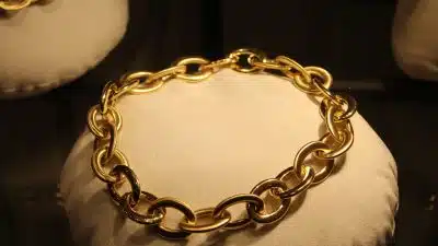 Comment choisir ses bijoux quand on est ronde ?